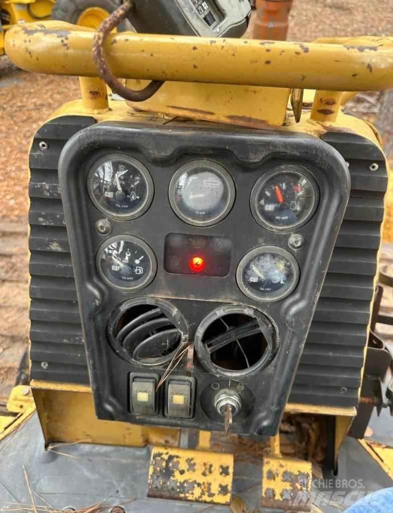 CAT D 3 G LGP Гусеничні бульдозери