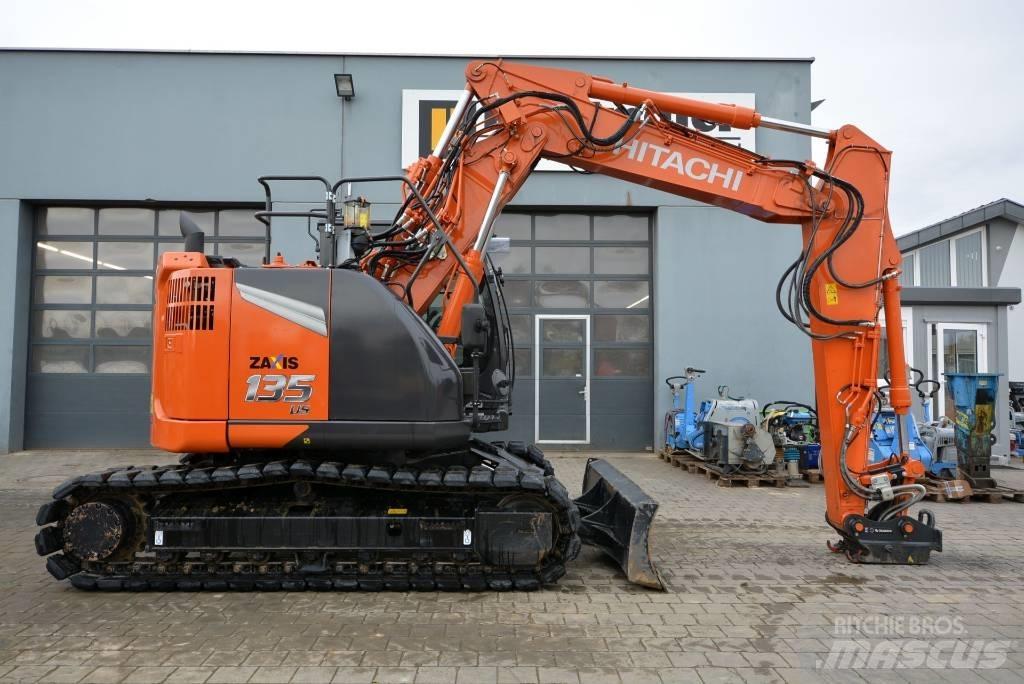 Hitachi ZX 135 US-7 Гусеничні екскаватори