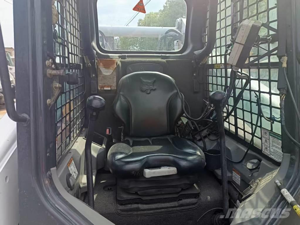 Bobcat T 770 Гусеничні вантажники