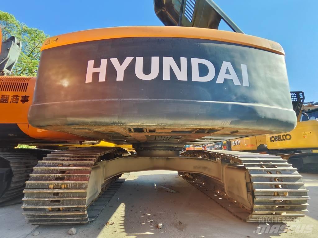 Hyundai Robex 220 LC Гусеничні екскаватори