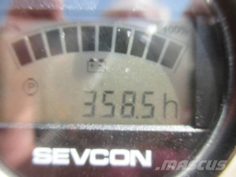 Manitou 170AETJ Колінчаті підйомники