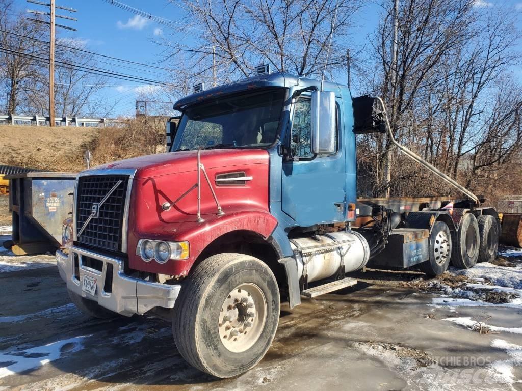 Volvo VHD84F Контейнеровози