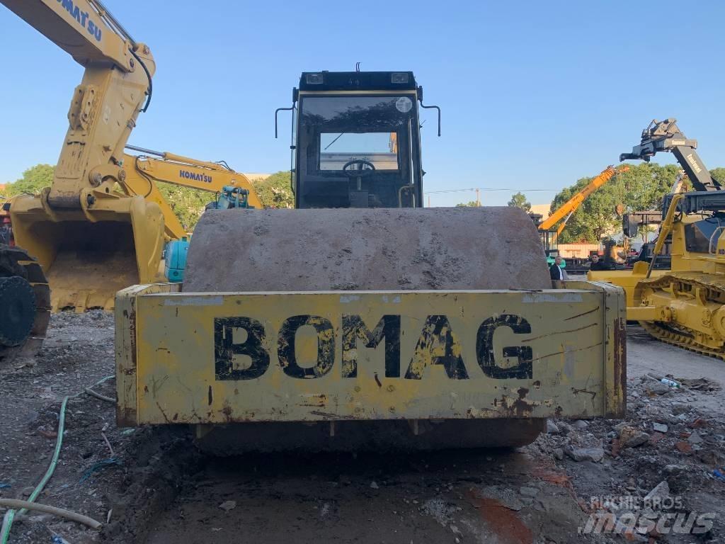Bomag BW 225 D-3 Котки тротуарні