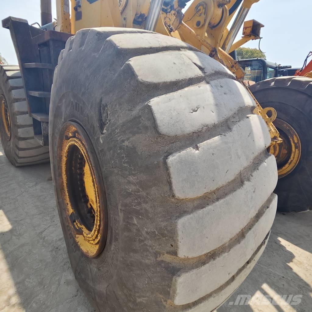 Komatsu WA 500 Фронтальні навантажувачі
