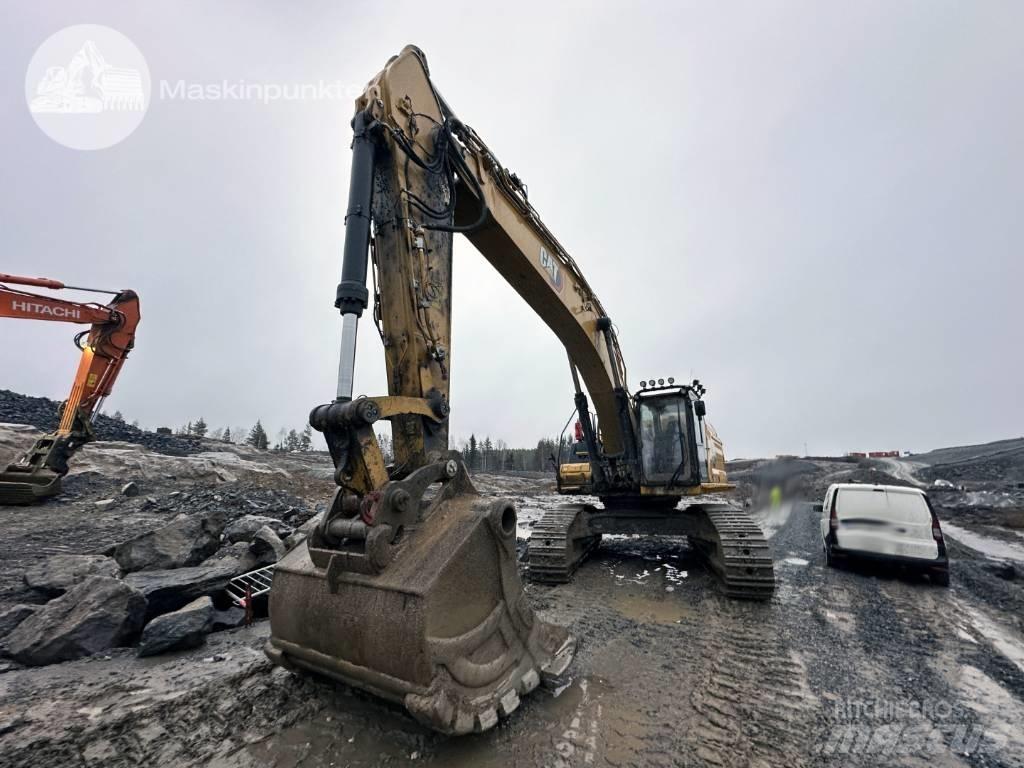 CAT 352 Гусеничні екскаватори