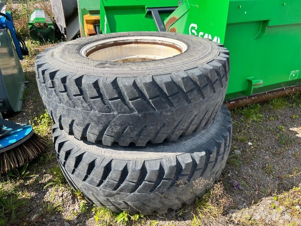 Nokian 16.9 R28 Колеса