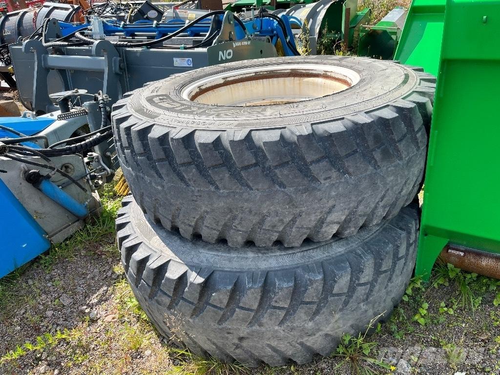 Nokian 16.9 R28 Колеса