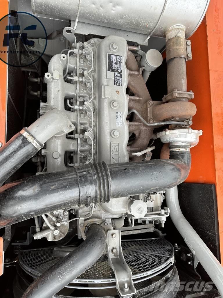 Hitachi ZX 200 Гусеничні екскаватори