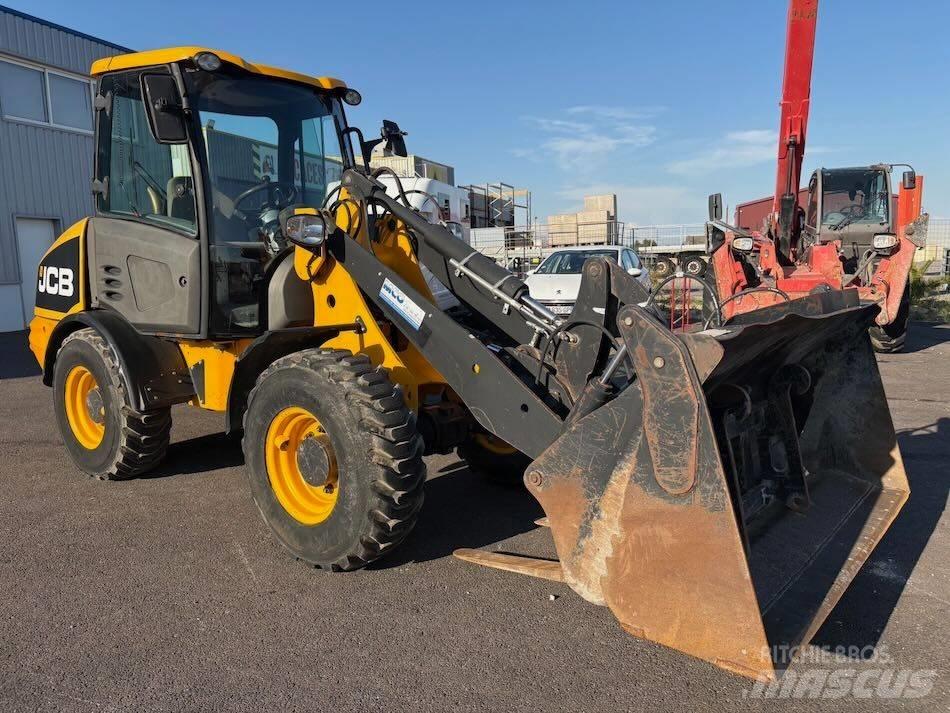 JCB 406 Фронтальні навантажувачі