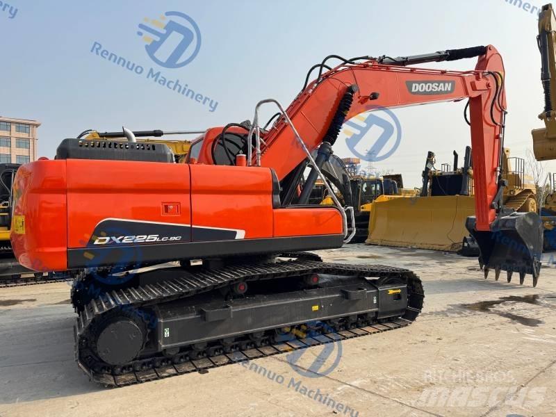 Doosan DX 225 LC-9C Гусеничні екскаватори
