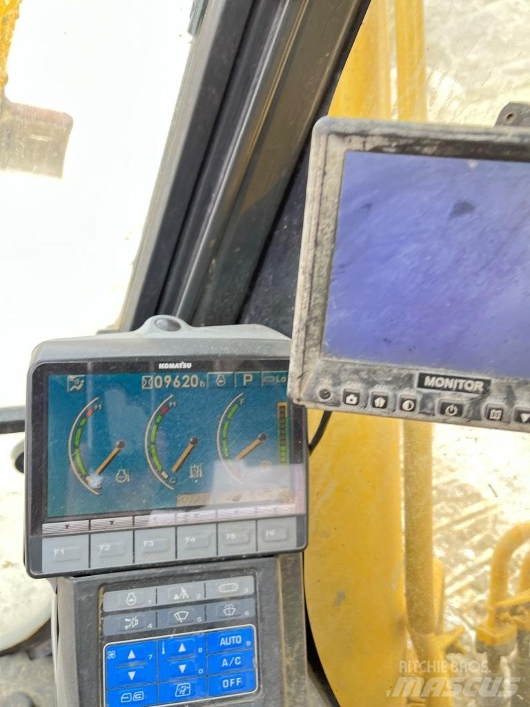 Komatsu PC 240 LC-7 Гусеничні екскаватори