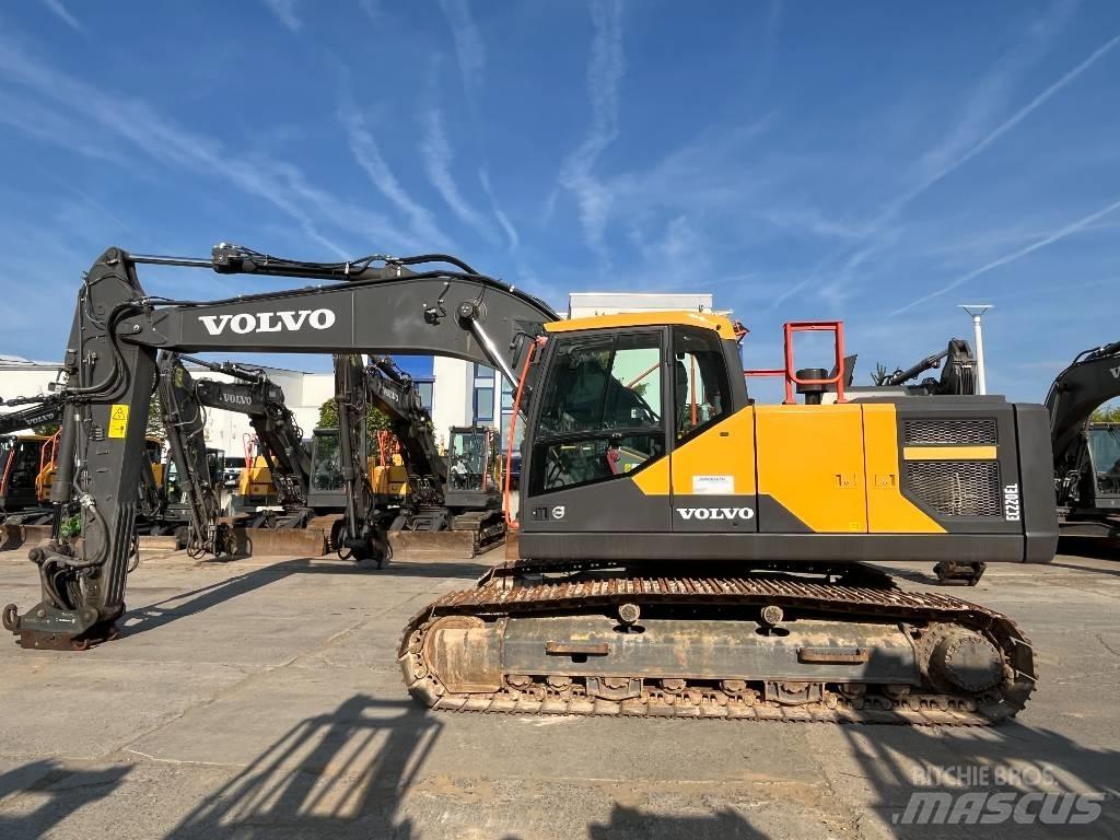Volvo EC220EL Гусеничні екскаватори