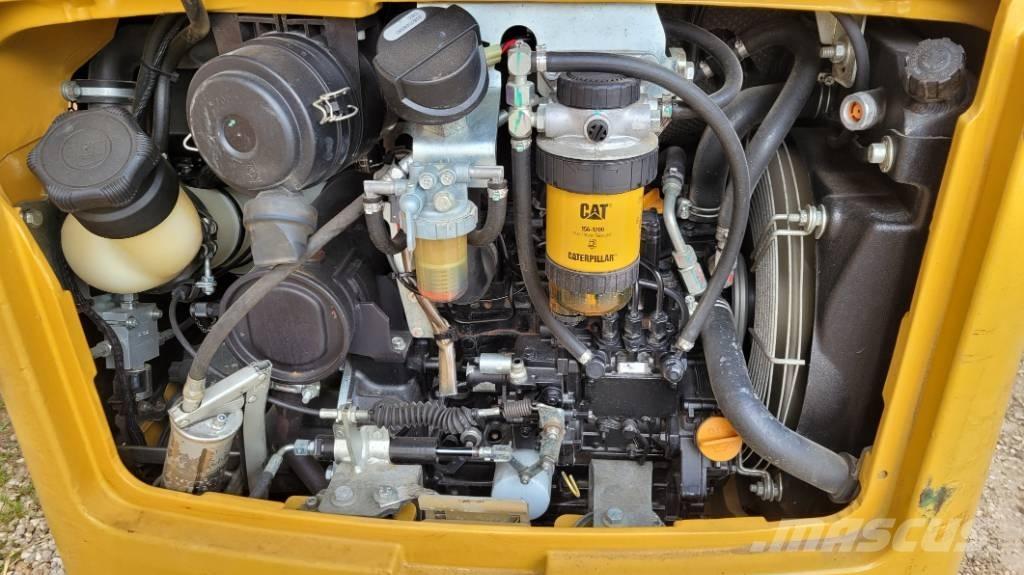 CAT 301.7 D Міні-екскаватори < 7т