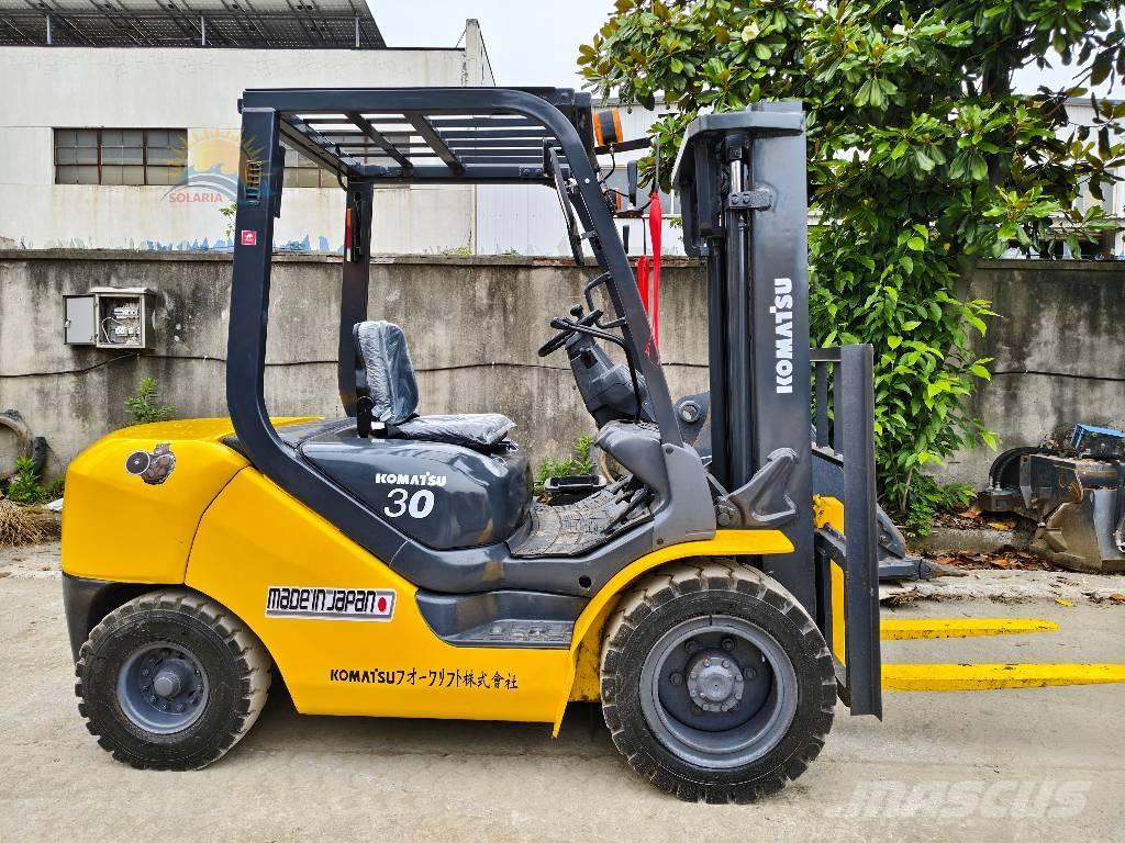 Komatsu FD30 Дизельні навантажувачі