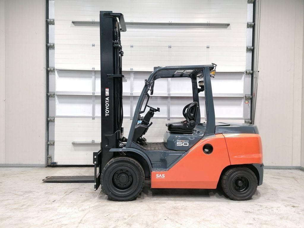 Toyota 40-8FD50N Дизельні навантажувачі