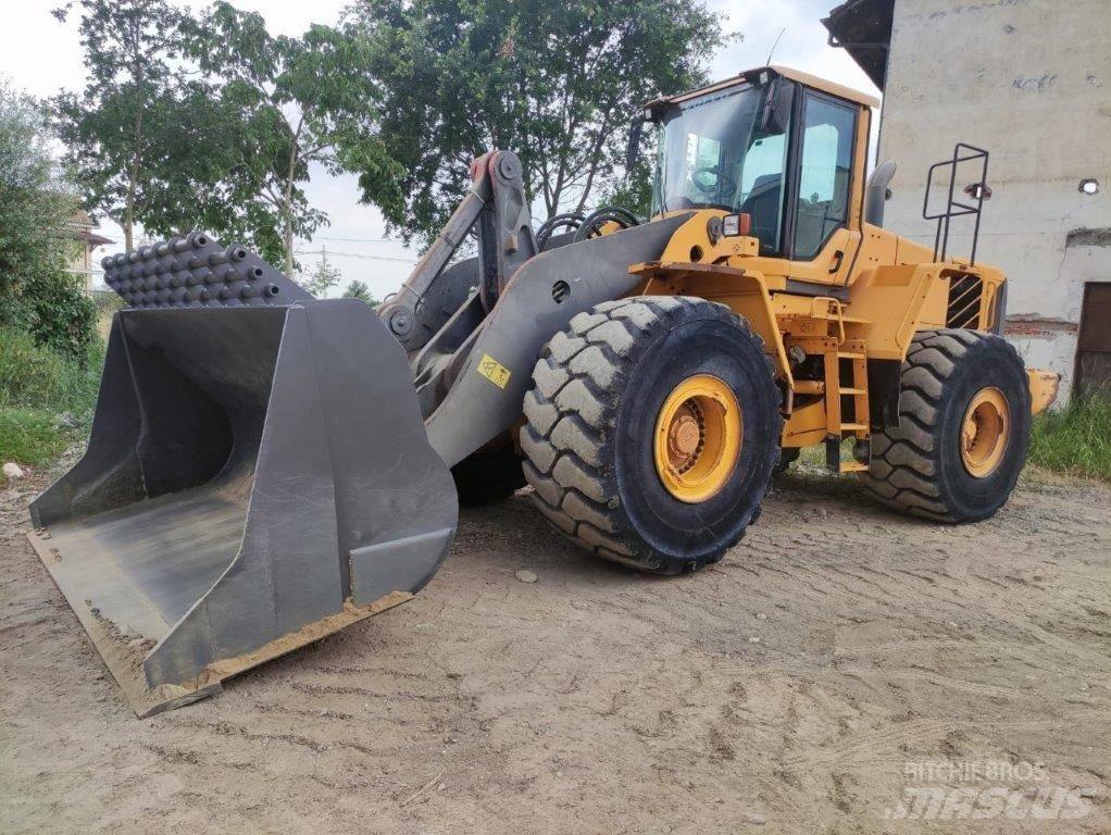 Volvo L 220 F Фронтальні навантажувачі