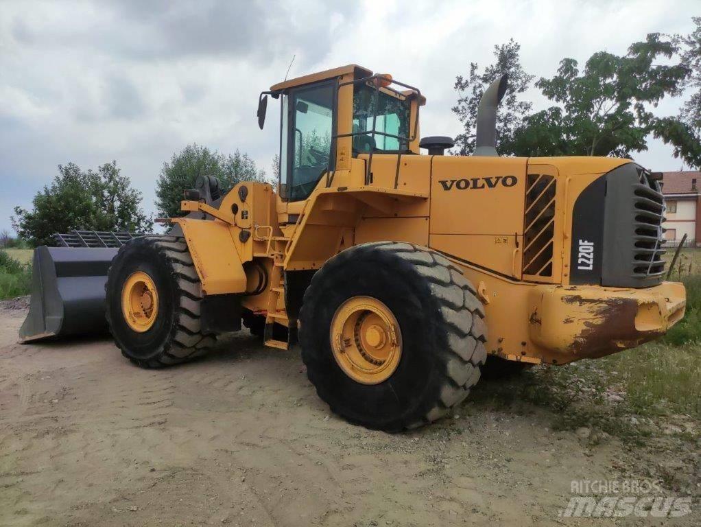 Volvo L 220 F Фронтальні навантажувачі