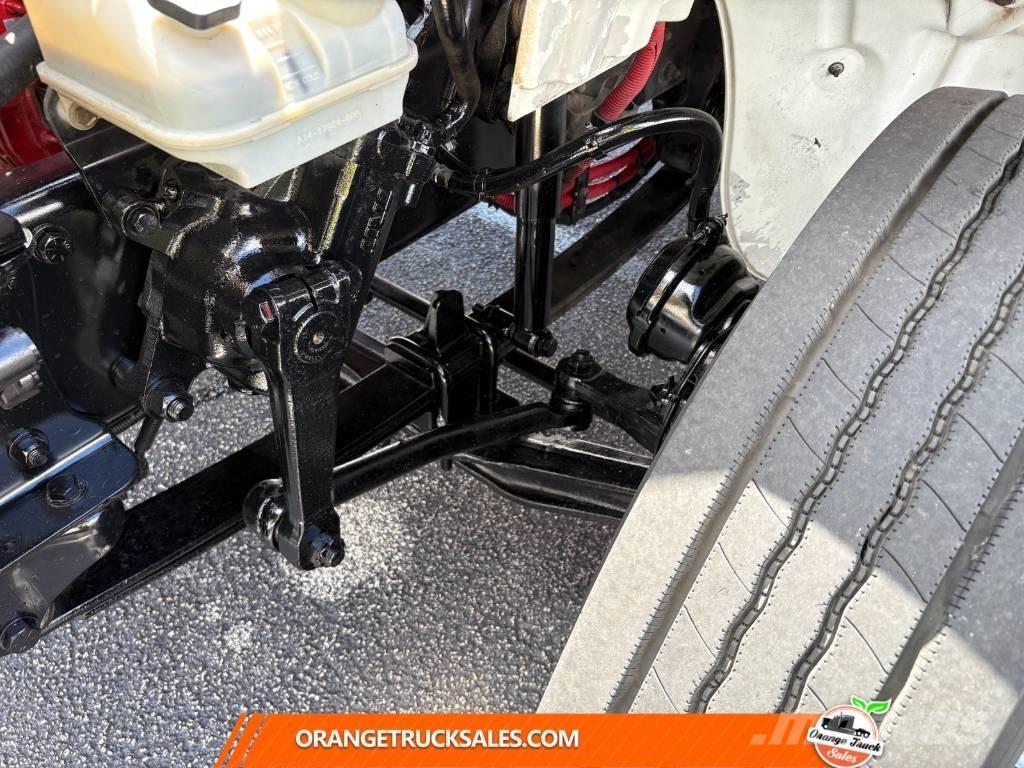 Freightliner M2 Самоскиди