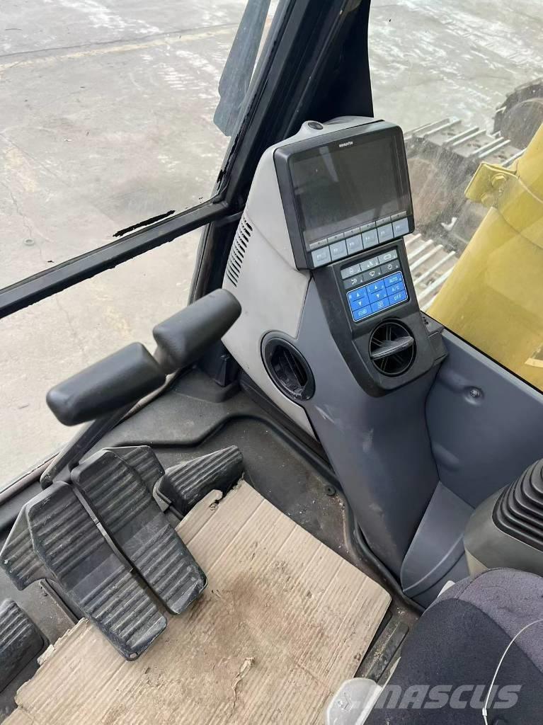 Komatsu PC490-10 Гусеничні екскаватори