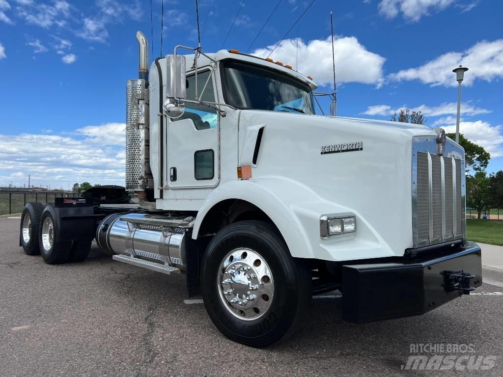 Kenworth T 800 Тягачі