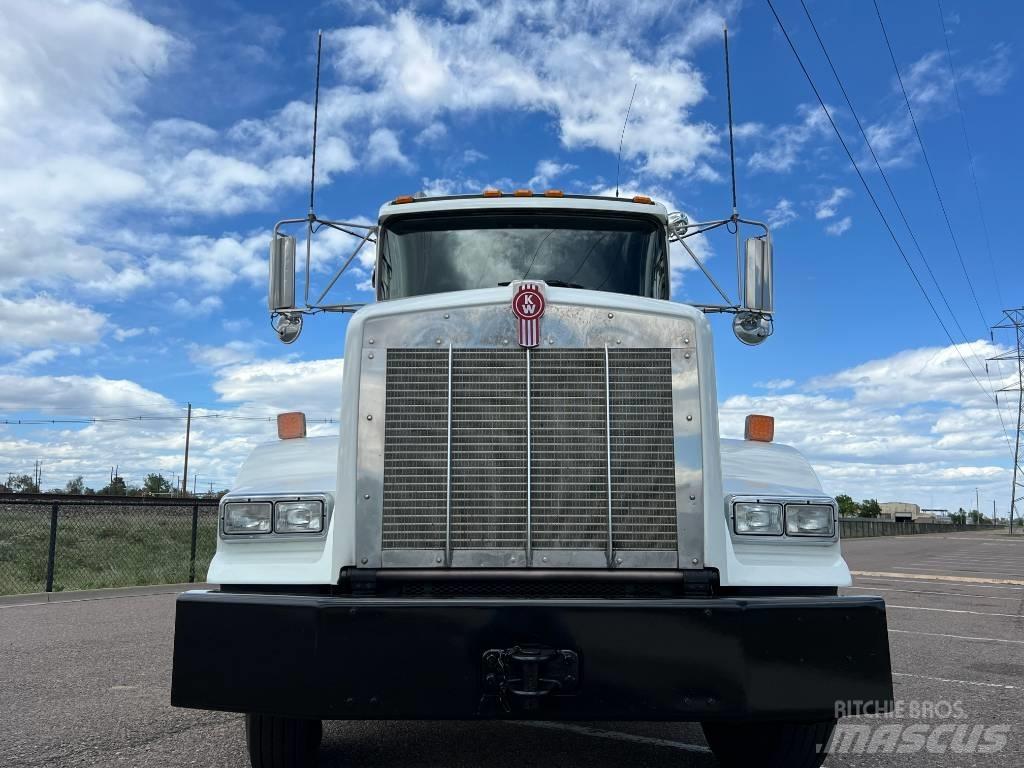 Kenworth T 800 Тягачі