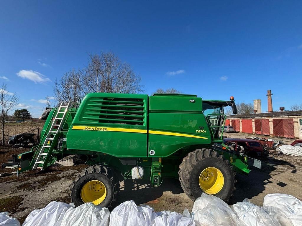 John Deere T670 Зернозбиральні комбайни