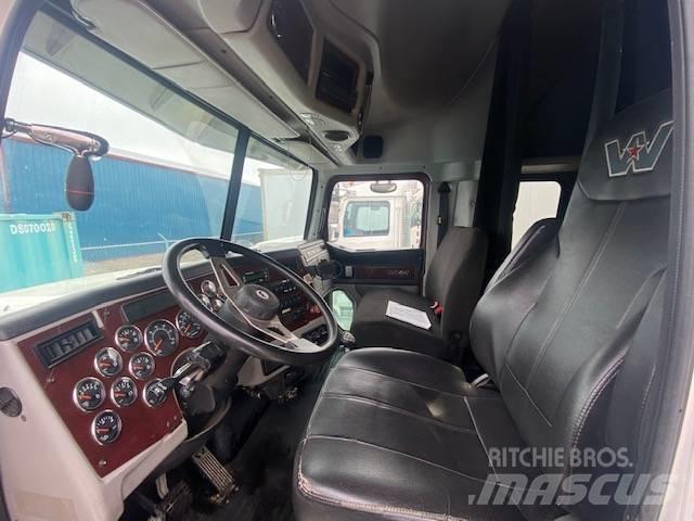 Western Star 4900SB Тягачі