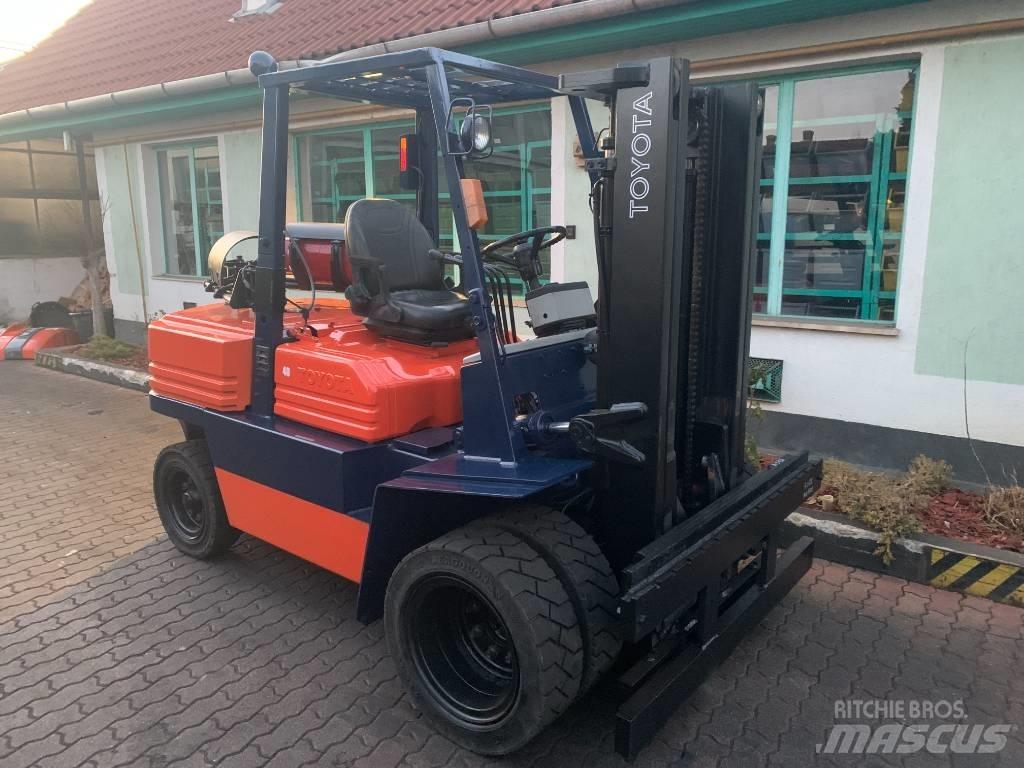 Toyota 5FG40 V-3516 Газові навантажувачі