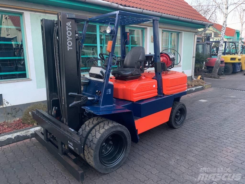 Toyota 5FG40 V-3516 Газові навантажувачі