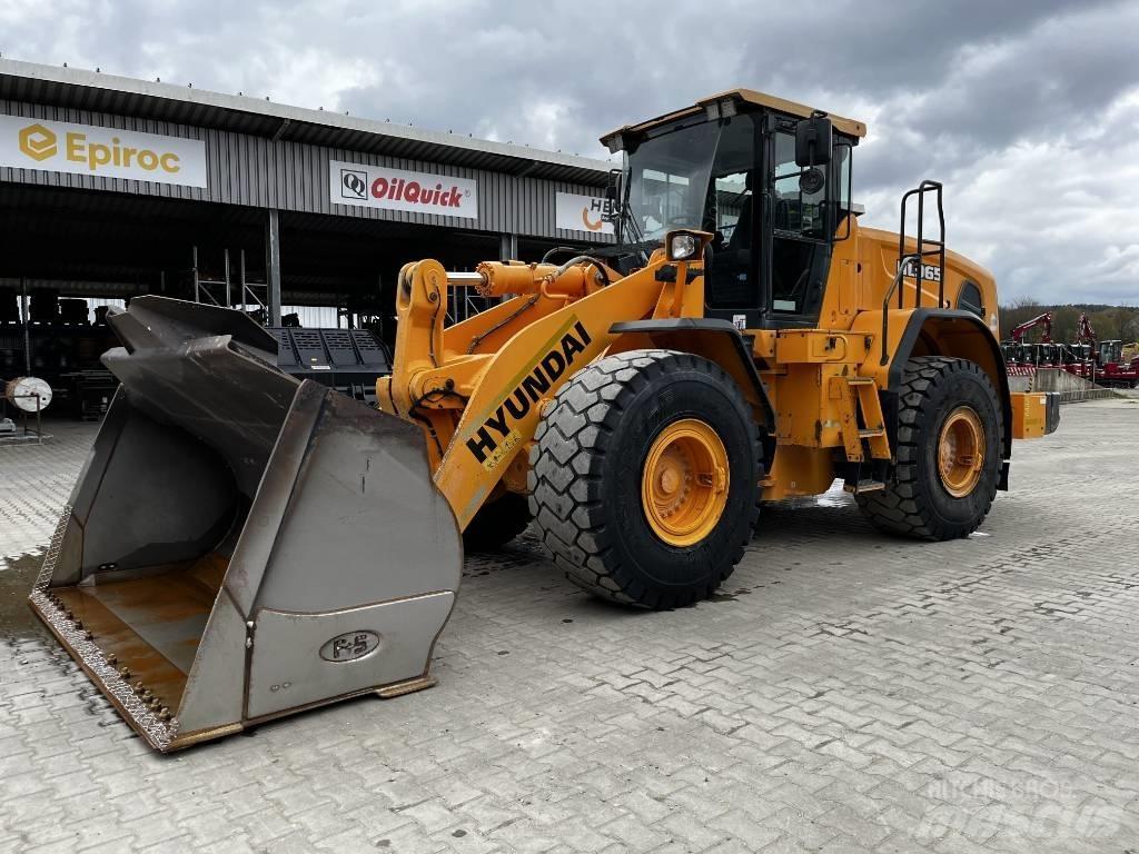 Hyundai HL 965 Фронтальні навантажувачі