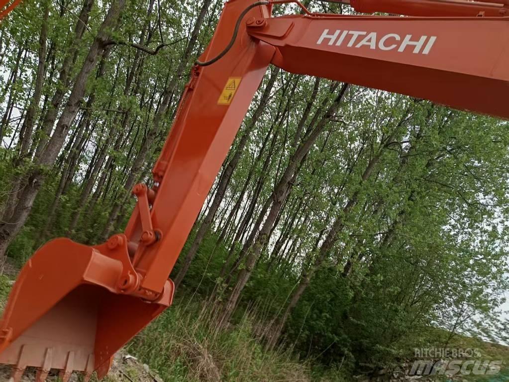 Hitachi ZX200 Гусеничні екскаватори