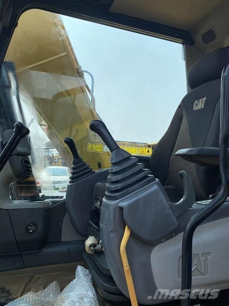 CAT 313 D Гусеничні екскаватори