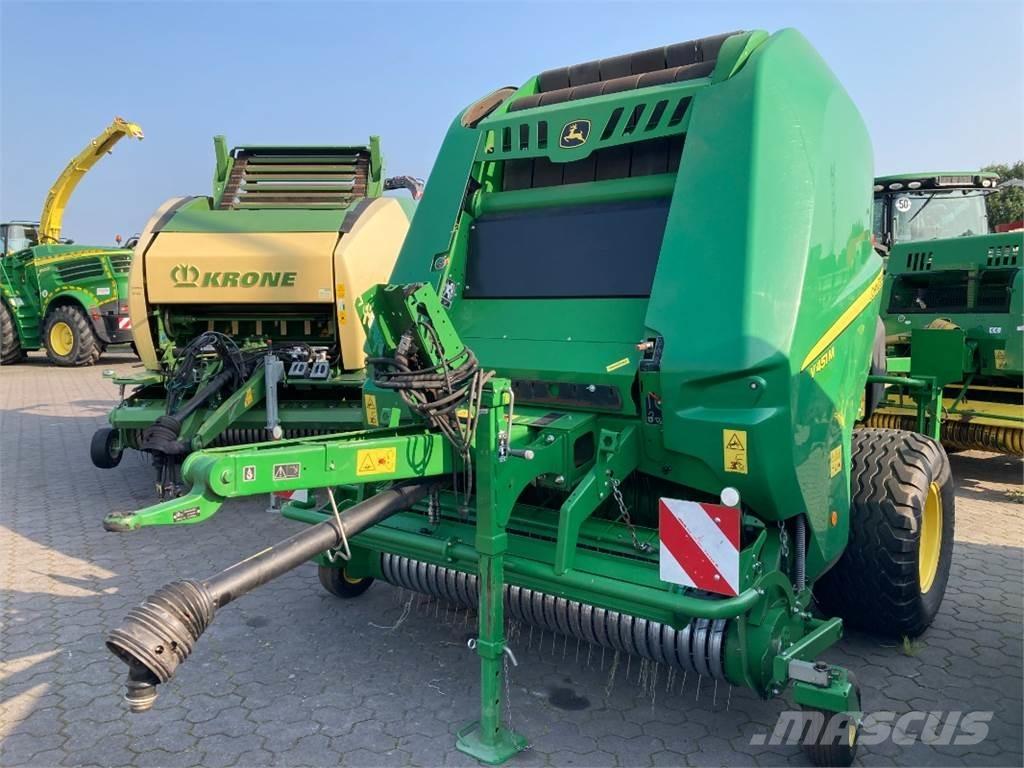 John Deere V451M Рулонні прес-підбирачі