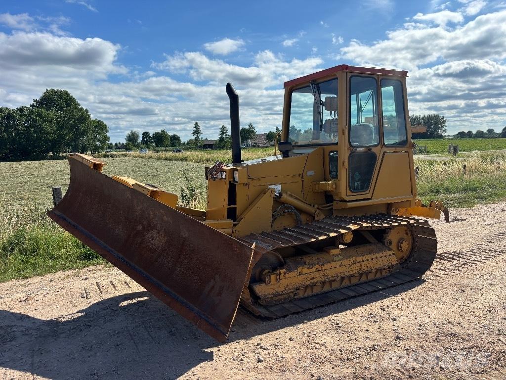 CAT D 4 C Гусеничні бульдозери