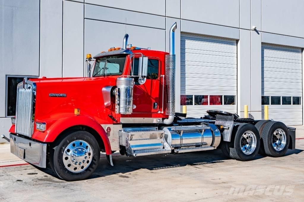 Kenworth W 900 Тягачі