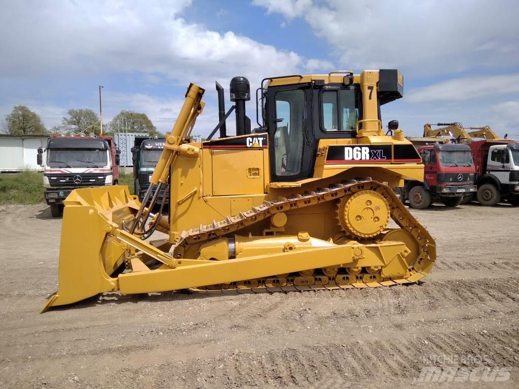 CAT D 6 R XL Бульдозери
