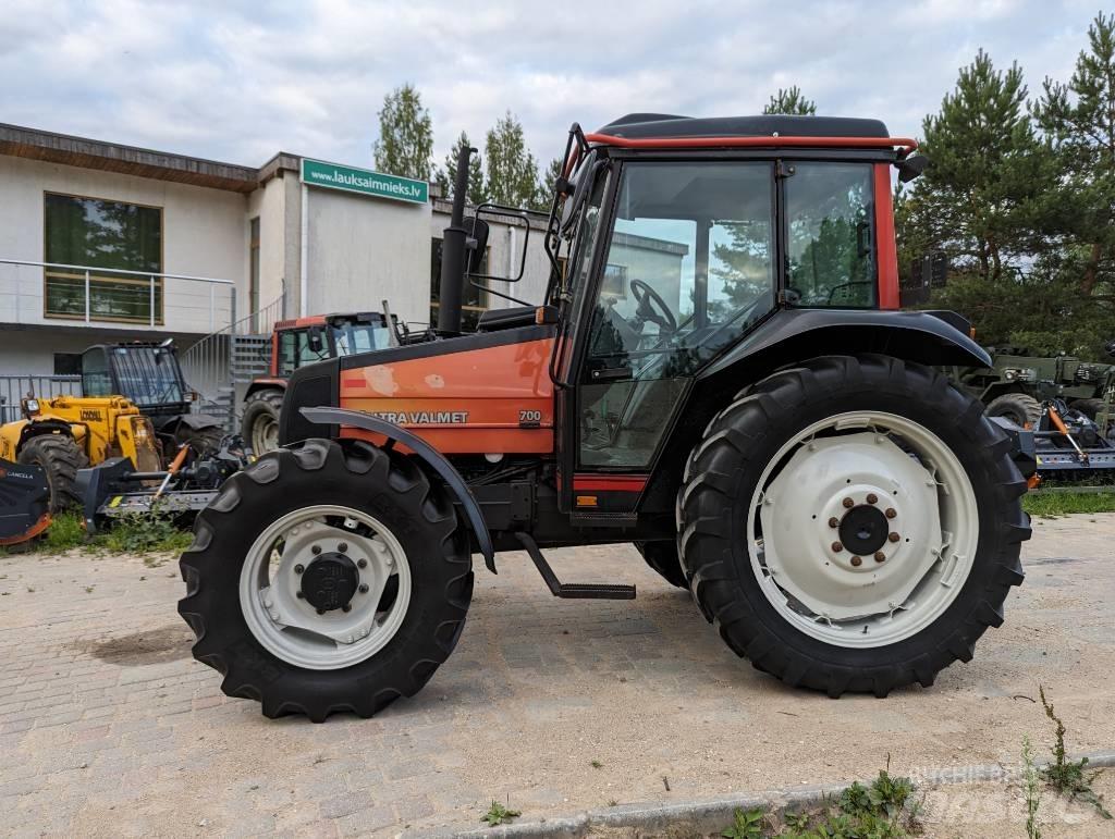 Valtra Valmet 700 Трактори