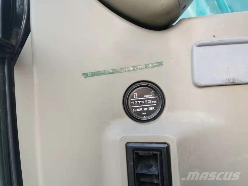 Kobelco SK 135 Гусеничні екскаватори