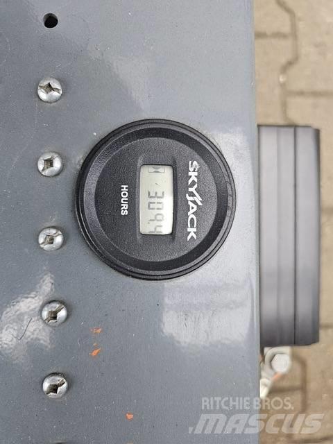 SkyJack SJIII 4632, Підйомники-ножиці