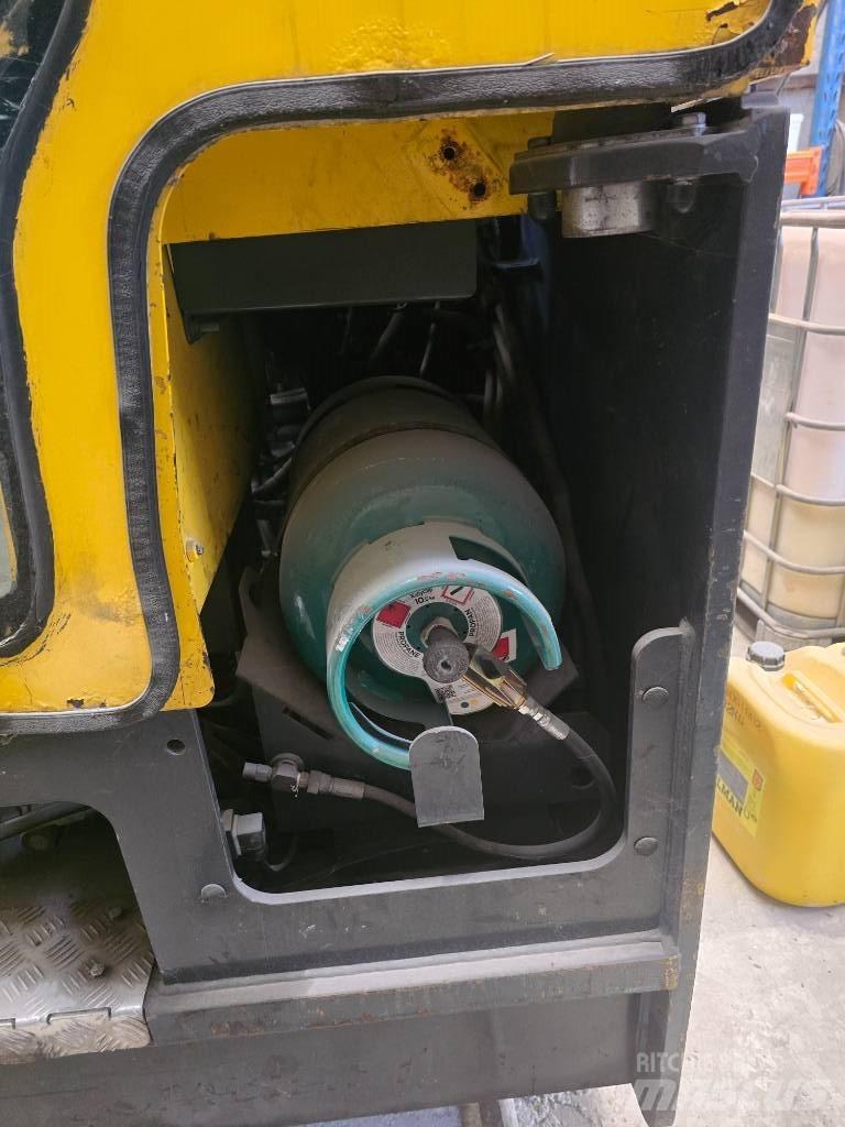 Combilift C4000LPG Чотириходові річ-траки