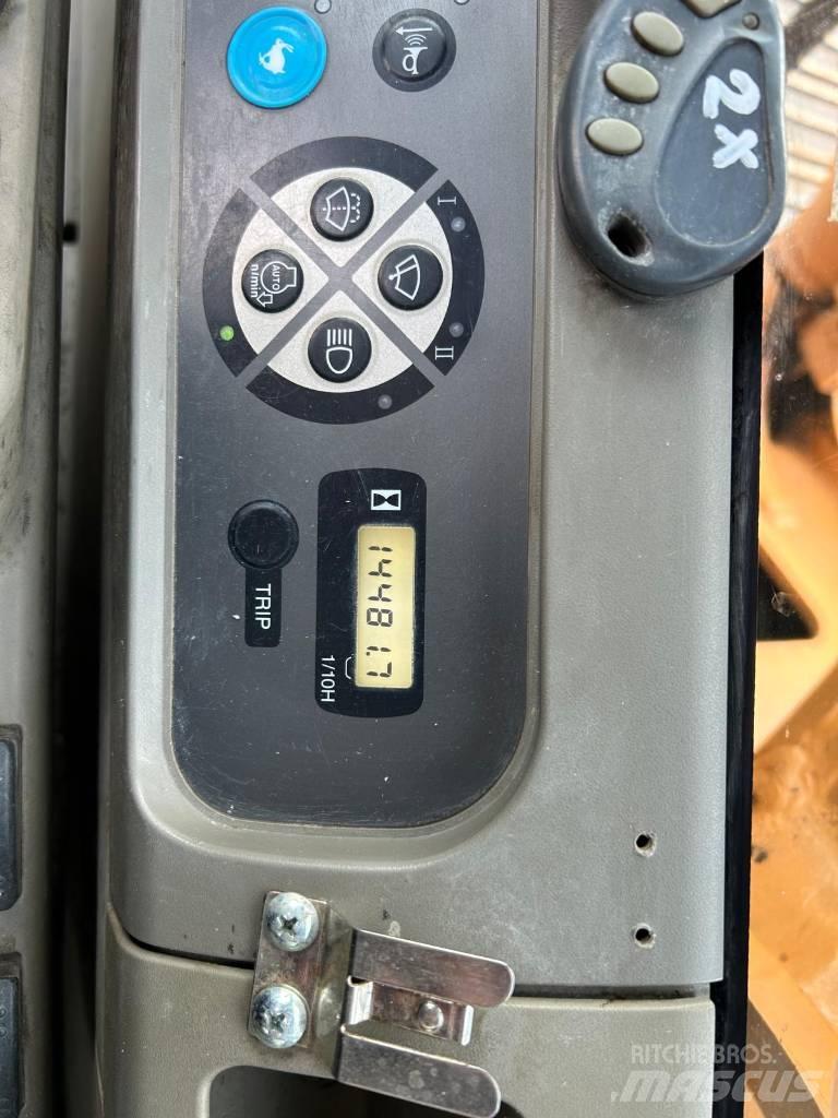 CASE CX 210 B LC Гусеничні екскаватори