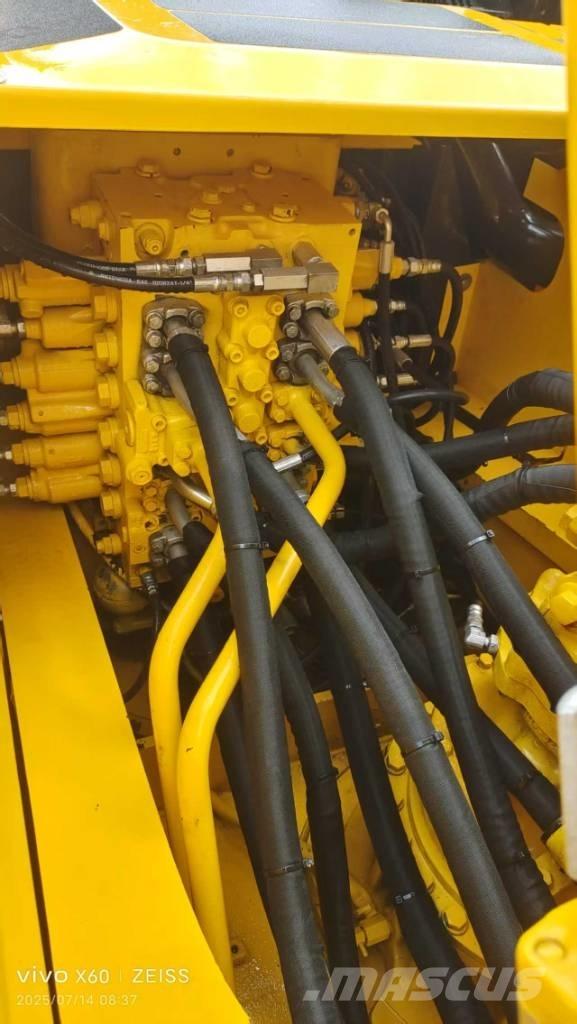 Komatsu PC 220-7 Гусеничні екскаватори