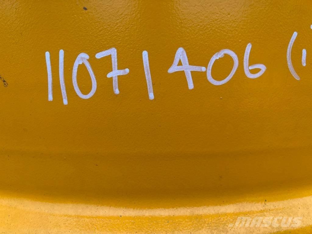 JCB 4 x Wheel Rims Колеса