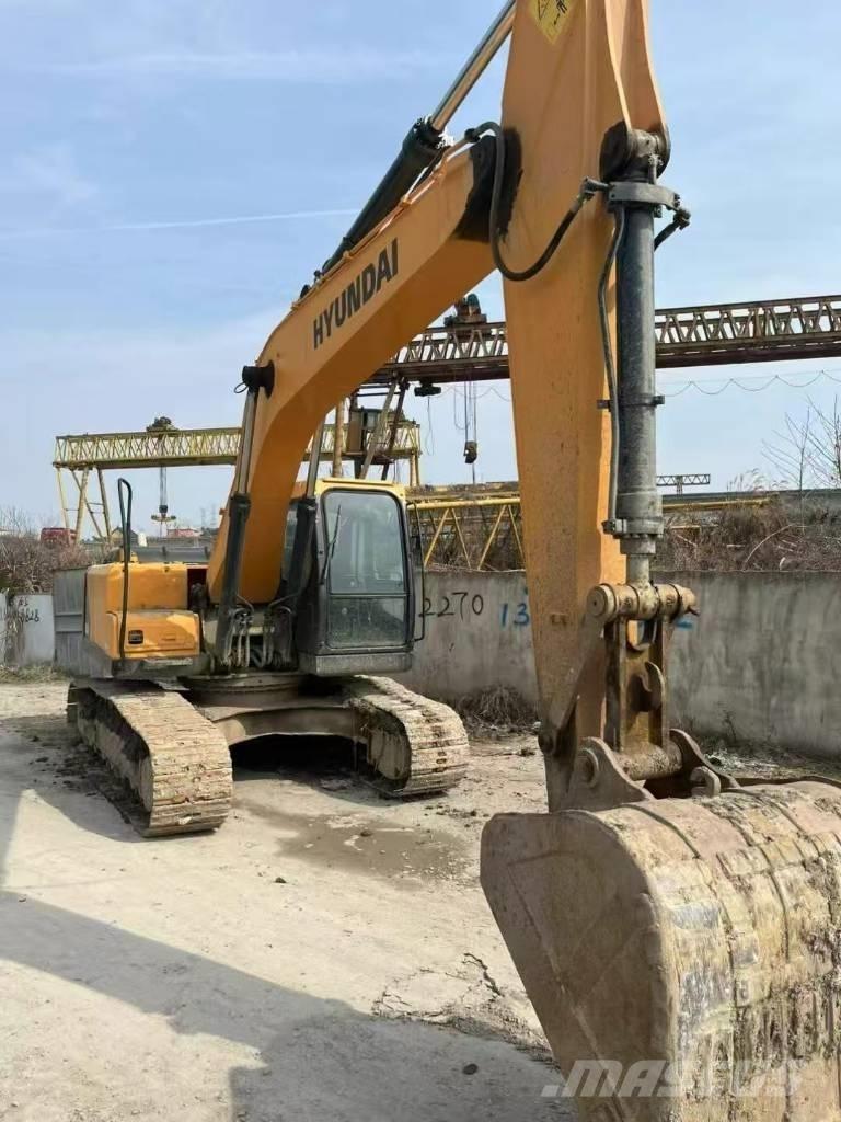 Hyundai 215VS Гусеничні екскаватори