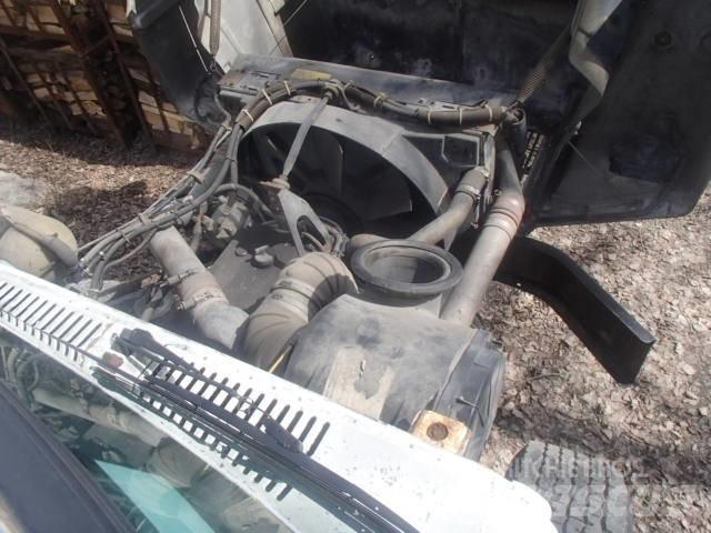 Volvo WG Шасі з кабіною