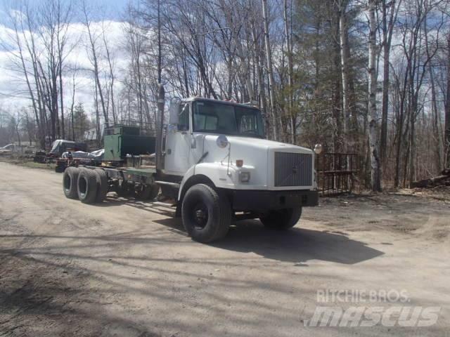 Volvo WG Шасі з кабіною
