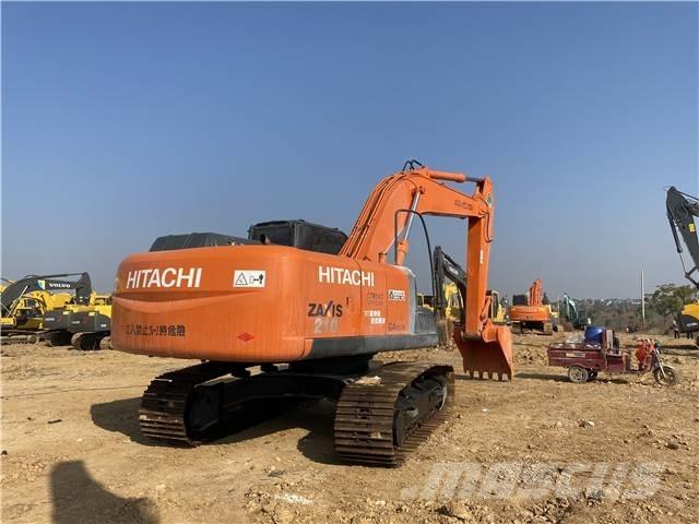 Hitachi ZX210 Гусеничні екскаватори