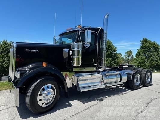 Kenworth W 900 Тягачі