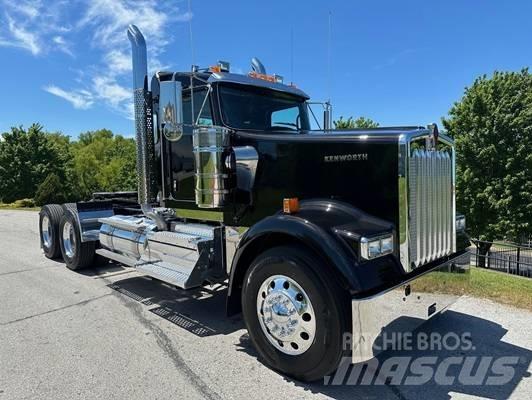 Kenworth W 900 Тягачі