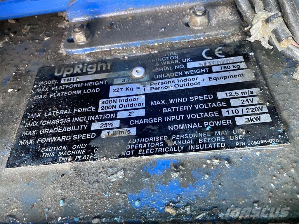 Snorkel TM12 Вертикальні щоглові підйомники